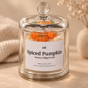 spiced pumpkin kaars in zachte herfstsfeer